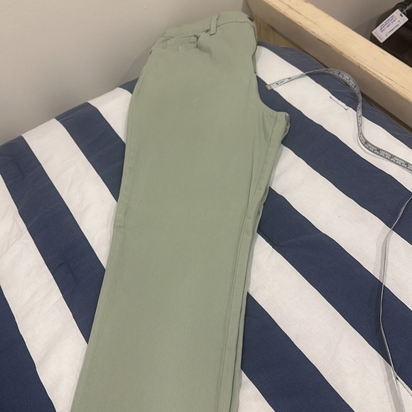 Gloria Vanderbilt Sage denim pants. Used in good condition - Picture 12 of 12